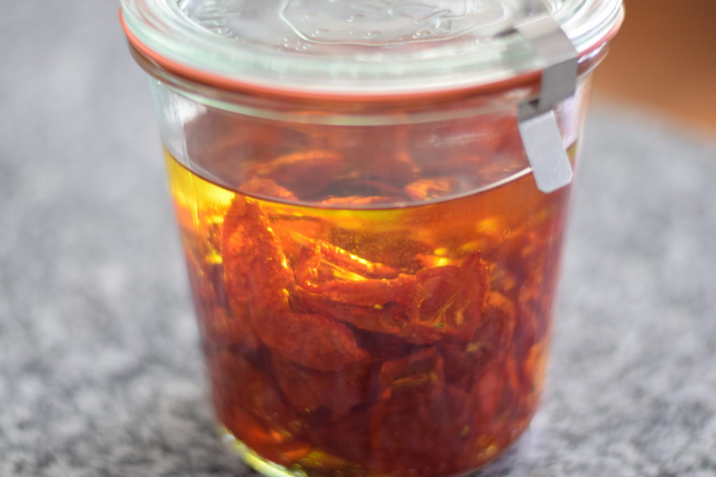 dried tomatoes stored in oil